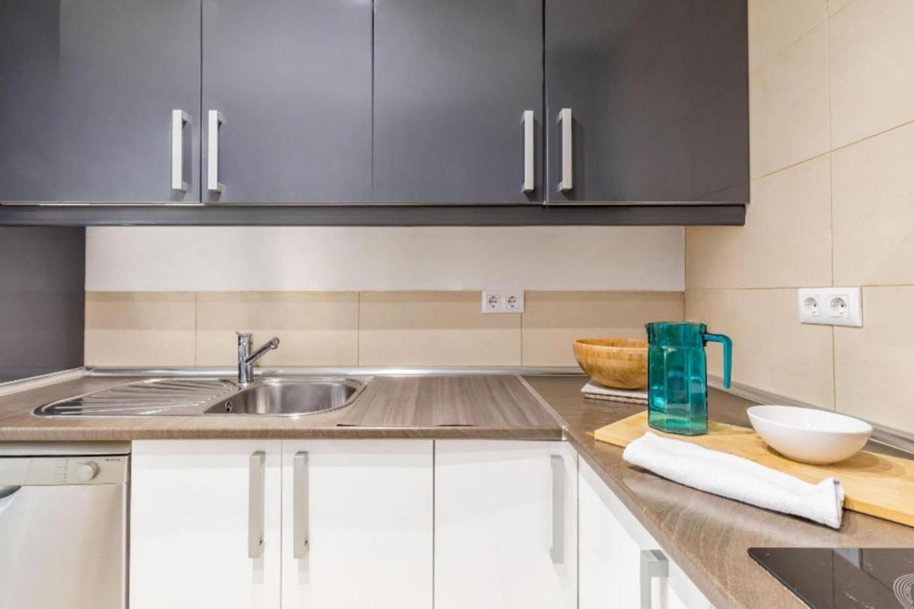 Spacious Flat Puerta Del Sol Madryt Zewnętrze zdjęcie