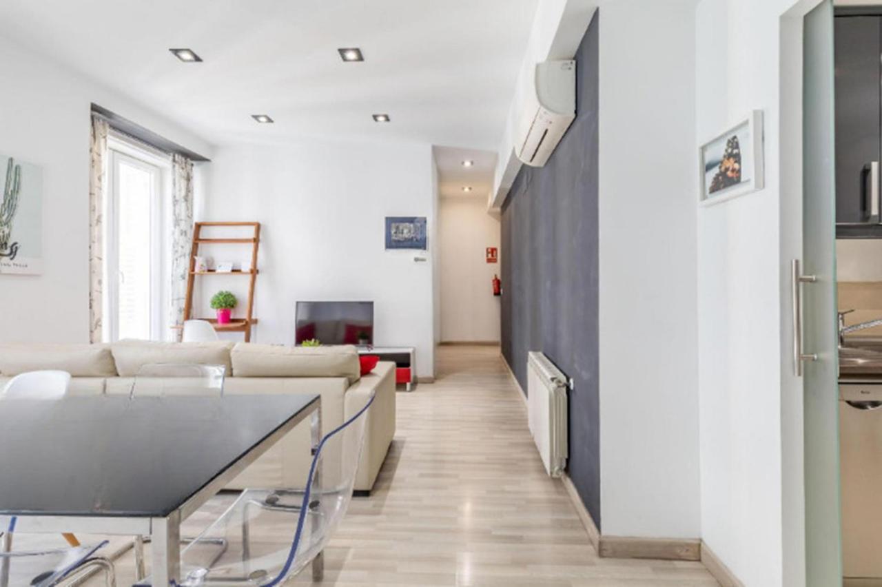 Spacious Flat Puerta Del Sol Madryt Zewnętrze zdjęcie